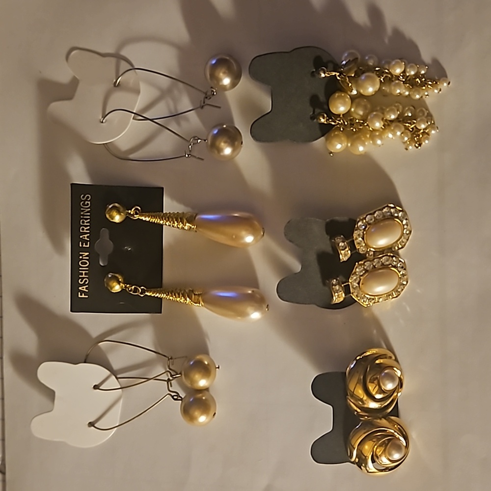 Pierced earrings 6 pair